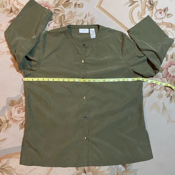 Petite large hazel green blouse by Liz Claiborne - Picture 5 of 6